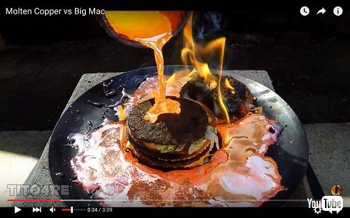 ビッグマックVSドロドロに溶けた銅