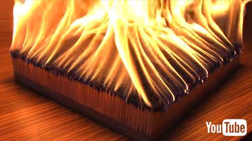 6000本のマッチに点火