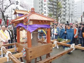 かなまら祭