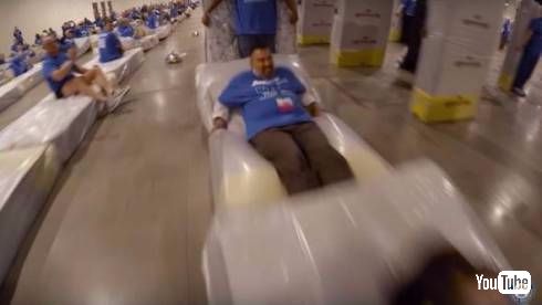 人間マットドミノ