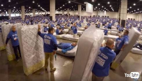 人間マットドミノ