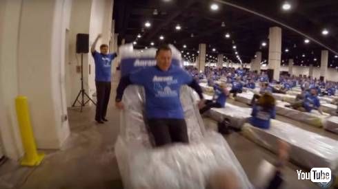 人間マットドミノ