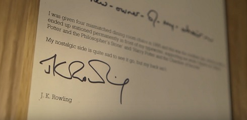 オークションにかけられた椅子