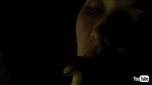 電気は消してなめ