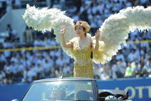 小林幸子始球式