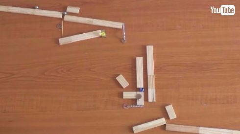 マグネットピタゴラ装置