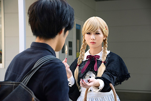 妄想マッチを差し出すリン