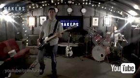 火を噴くギター