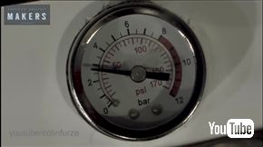 火を噴くギター