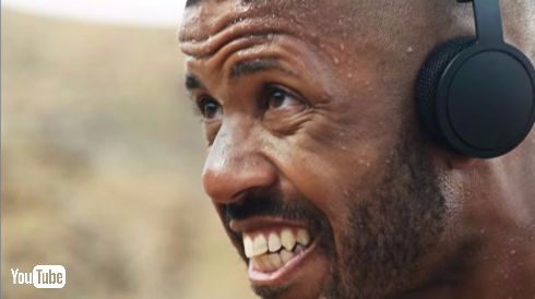 セレブの汗ヘッドフォン