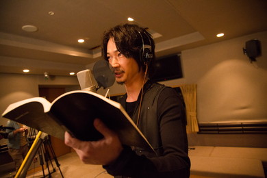 収録へ挑む綾野さん