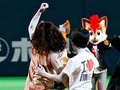 貞子が投げ、伽椰子が打ち、俊雄が走る！　史上最恐の始球式が札幌ドームで行われる