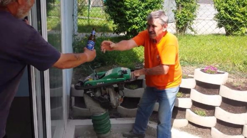 振動 ビール 飲めない