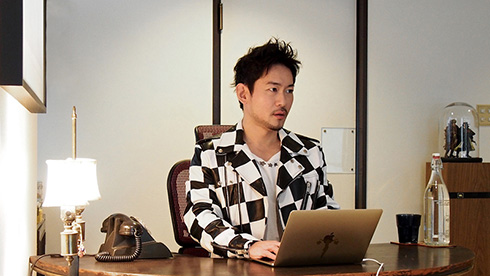 ドレスイング代表取締役CEOのナカヤマン。さん