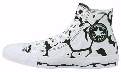 ウルトラマンスニーカー