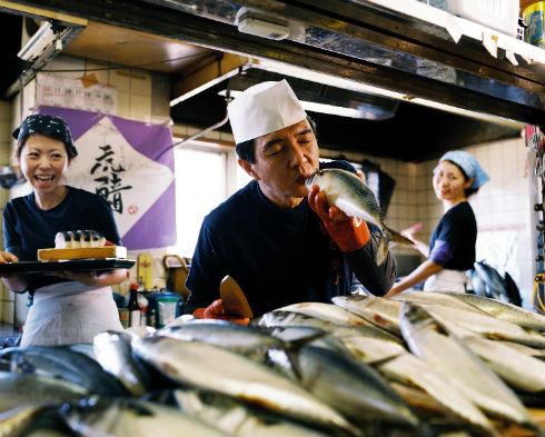 浅田政志「八戸レビュウ」