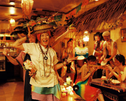 浅田政志「八戸レビュウ」