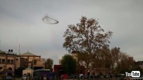 リング型UFO？ その正体は…… アルゼンチン上空に謎の黒い輪が