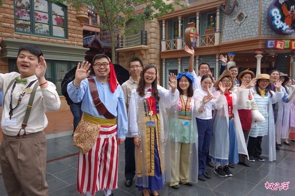 上海ディズニーランドオープン