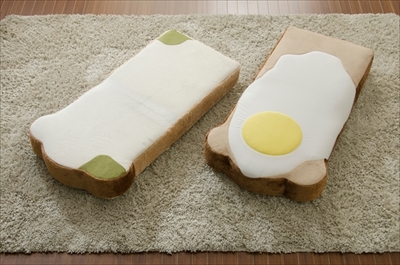 食パン座椅子&めだまやきブランケット
