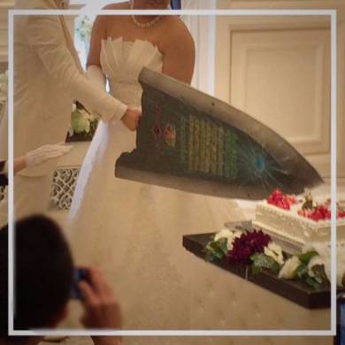 エピタフプレートでケーキ入刀