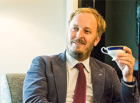 ジェームズ・ボビン監督