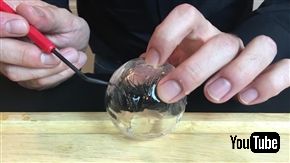 幻想的なカクテル「氷と炎の歌」