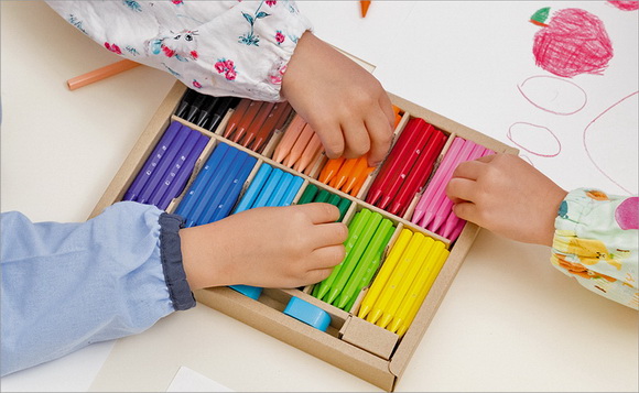 ぺんてるの色えんぴつ