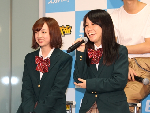 「弱虫ペダル」製作会見の桜井美南さん、野口真緒さん