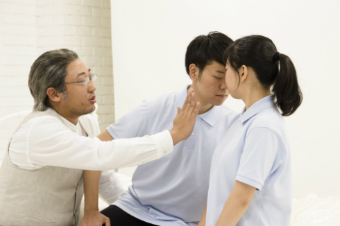 秋山さん演じるトータル・脳ガズム・アドバイザーのパール川辺