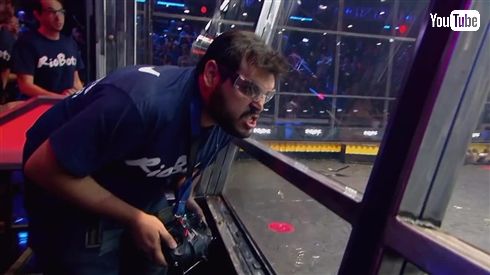 世紀末すぎるアメリカ版ロボコン