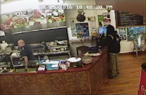 ケバブ屋 強盗 無視