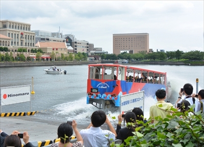 横浜・水陸両用バス