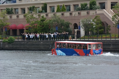 横浜・水陸両用バス