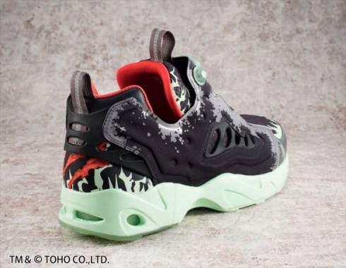 ゴジラスニーカー