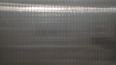 電磁石で宙に浮くグラスがKickstarterで資金募集