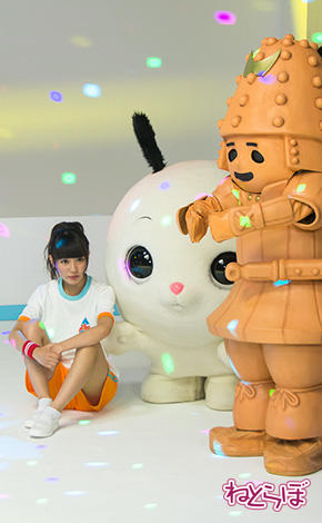 ななみちゃんに寄り添って離れない荻野可鈴さん