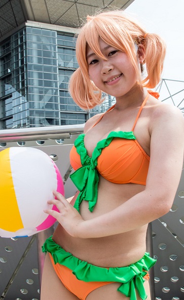 ビタミンカラーの水着がたまらん！