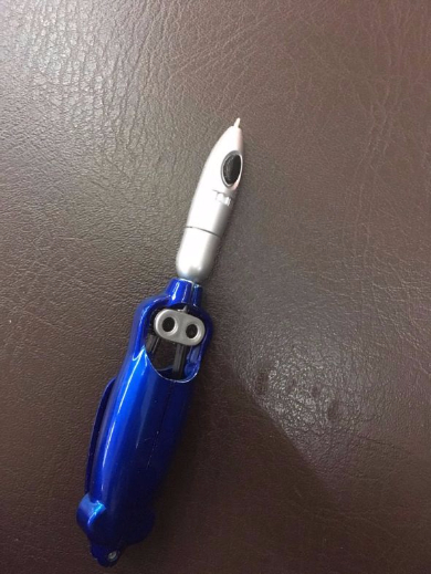 This is a pen 定型文 英語 空港 Twitter