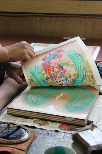 職人技が光る超高級品……！ お江戸の初音ミクが描かれた浮世絵木