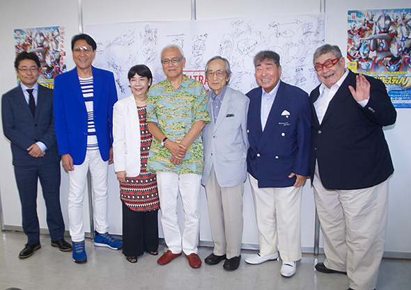 レジェンドナイトを前に取材に応じた出演者たち