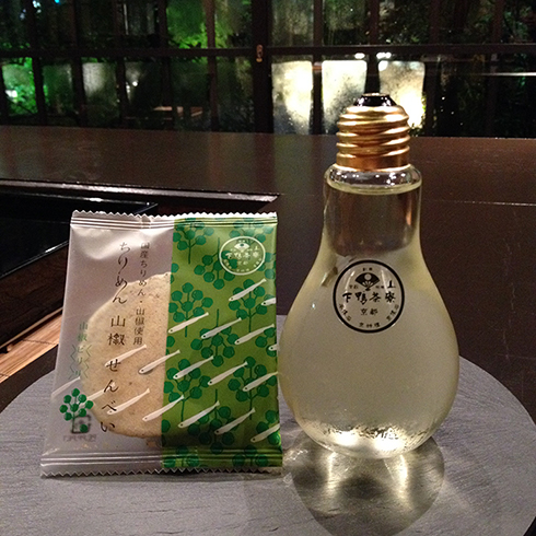 下鴨茶寮烏龍茶ビン