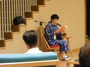 飛騨市図書館で官能小説朗読ライブ