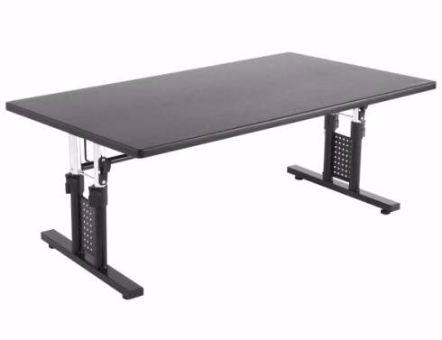 ゲーミング座椅子　昇降式ローデスク　ゲーマー