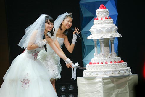 ももたまい婚 百田夏菜子 玉井詩織 ケーキ入刀