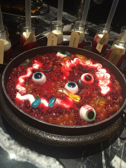 目玉が恐い、魔女の内臓スープ