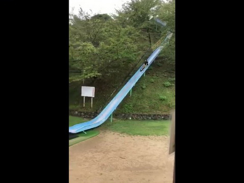 滑り台