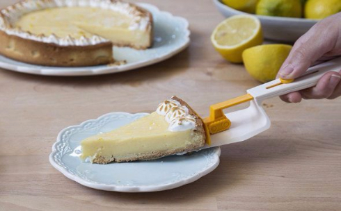 CAKEDOZER ケーキサーバー PELEG DESIGN 押し出す ブルドーザー