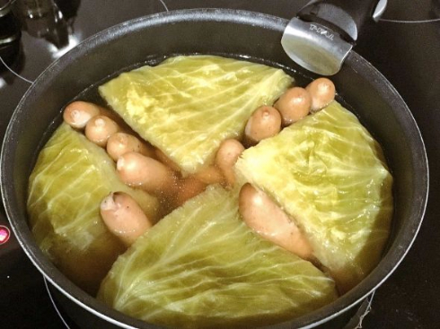 キャベツ ソーセージ ポトフ 手 こじ開けようと