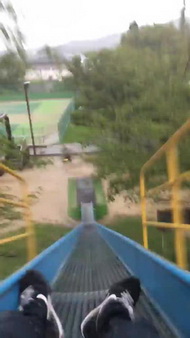 滑り台一時使用禁止